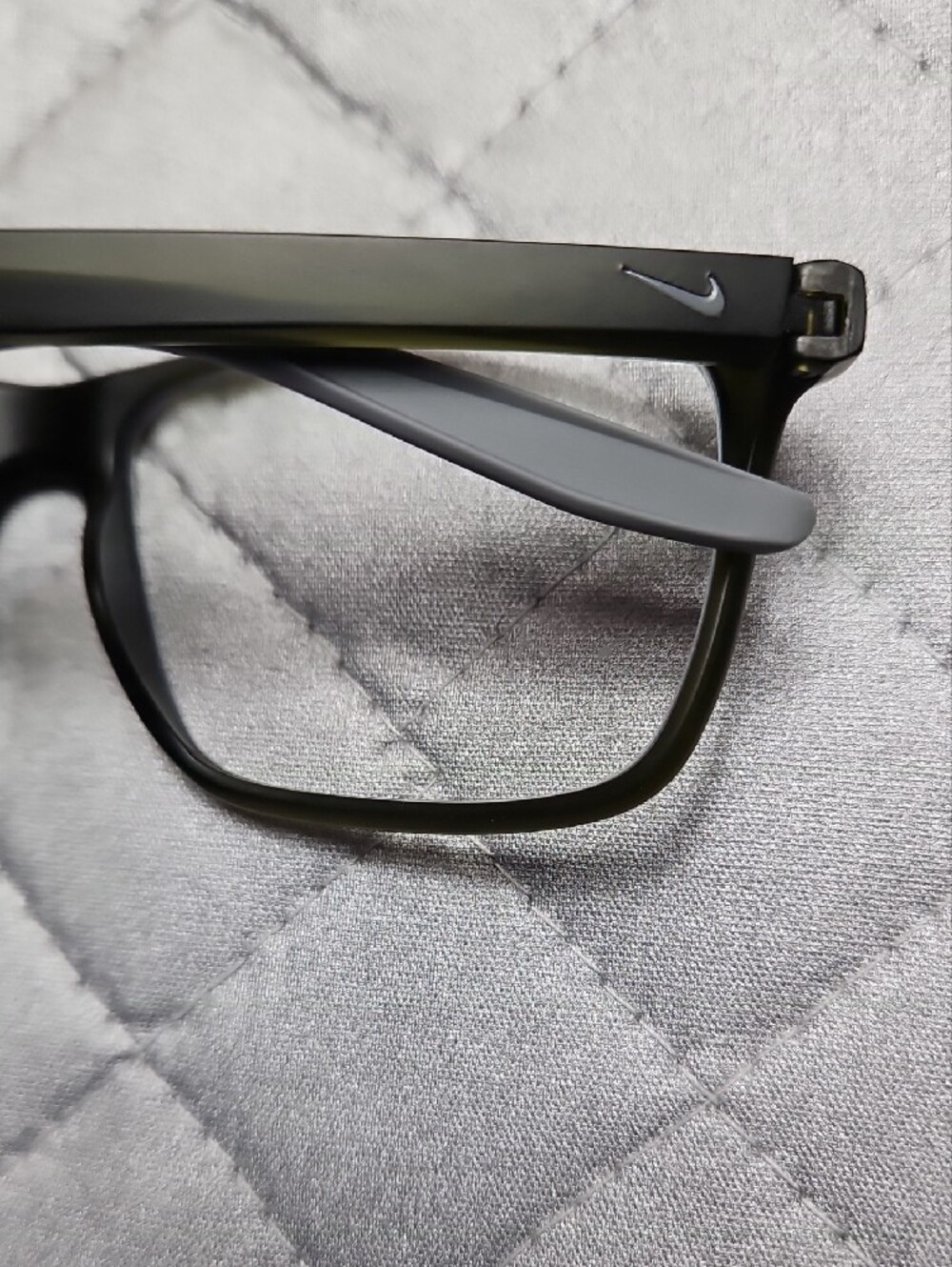 Nike Men's Black and Gray Eyewear Gold Temple Arm Nike 7116 Live Free - Picture 4 of 16